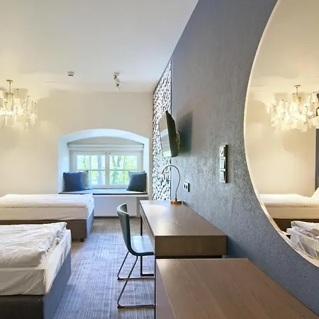 Palac 4*