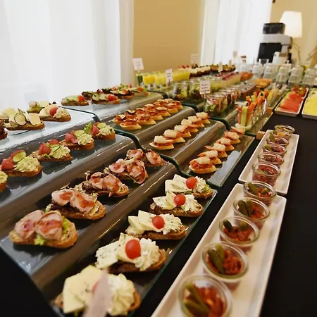 假日公园 帕可斯瓦夫宫酒店